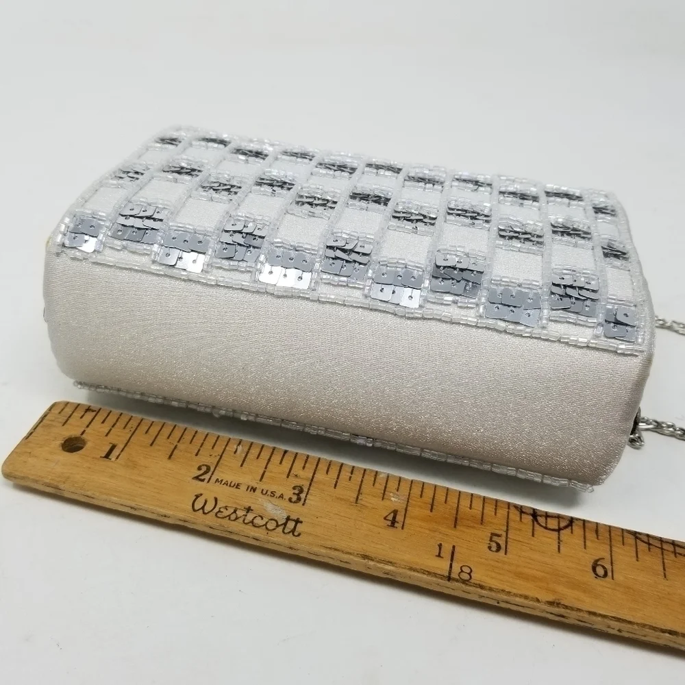 Evening Hand Bag Clutch Purse Beaded Sequin Silver Tone Frame Chain Boxy Vintage